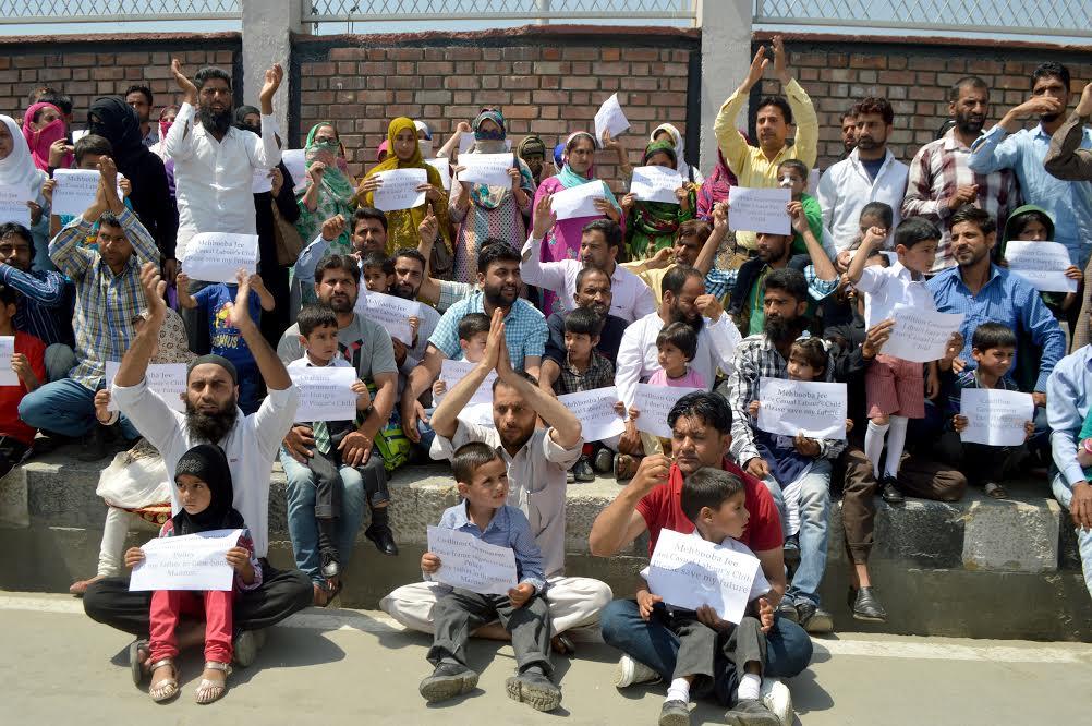 JKCDF, their children protest outside civil secretariat